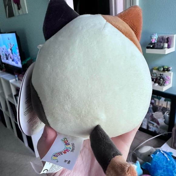 Cam Calico Cat Squishmallow - Picture 3 of 3